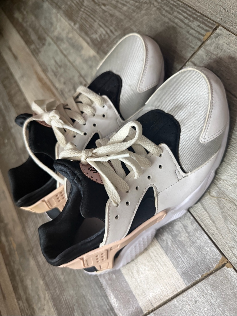 Nike Hurrahces White, Black & Blush